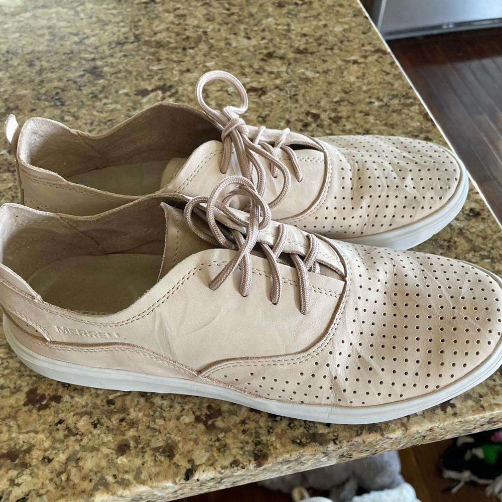 Merrell lightweight tie shoes